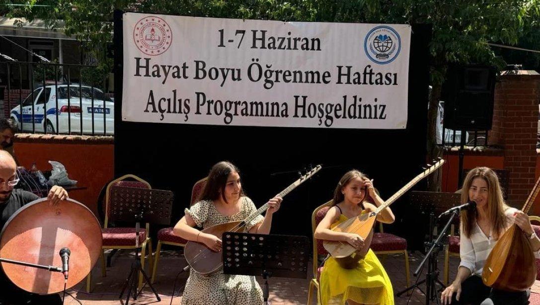 Hayat Boyu Öğrenme Haftası Kapsamında Ali Şefik Öğretmenevi Bahçesinde Sergi Açılış Programı Düzenlendi.