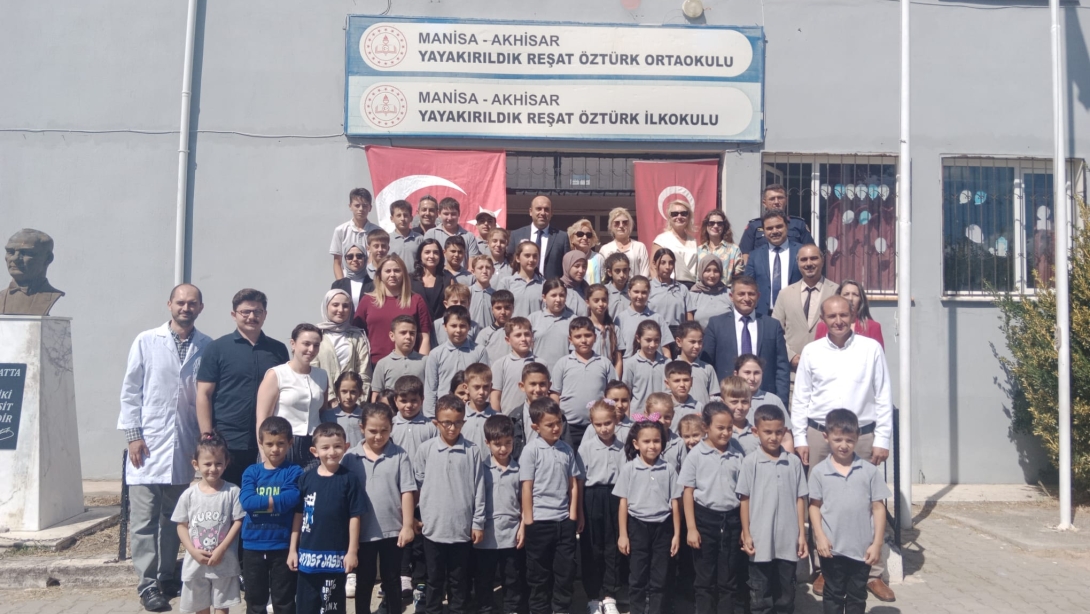 HAYIRSEVER MERHUM REŞAT ÖZTÜRK İSMİNİN VERİLDİĞİ YAYAKIRILDIK REŞAT ÖZTÜRK İLKOKULU VE ORTAOKULUNDA DUALARLA ANILDI.